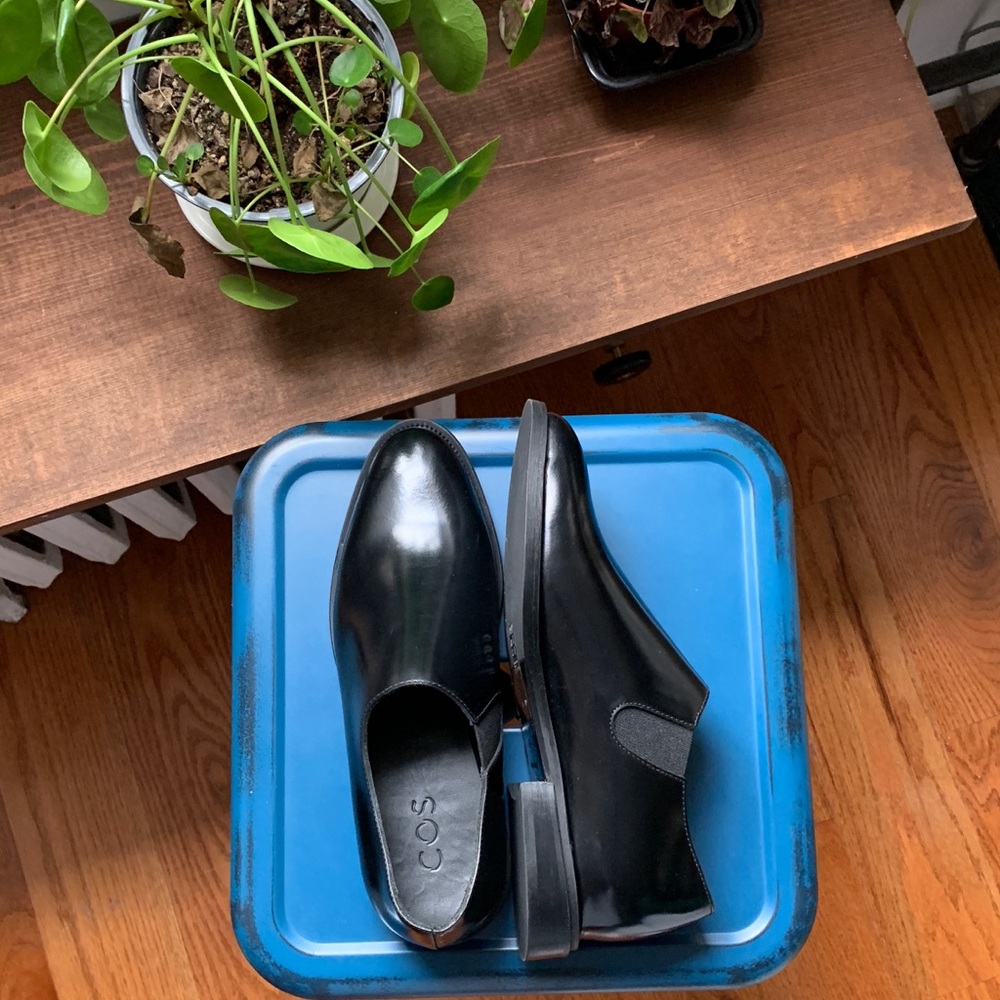 SOLD!!!! NWT COS Slip On Leather Shoes - Picture 2 of 6